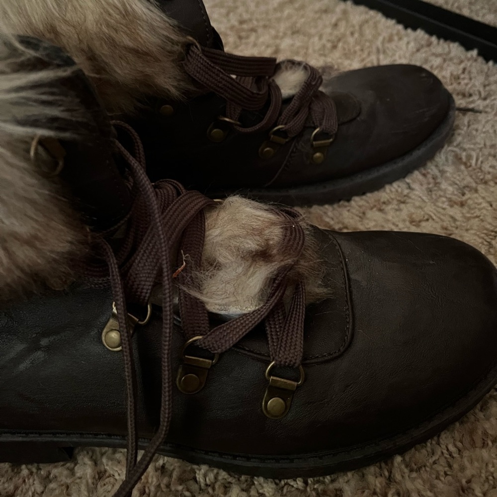 Faux fur boots - Picture 2 of 8